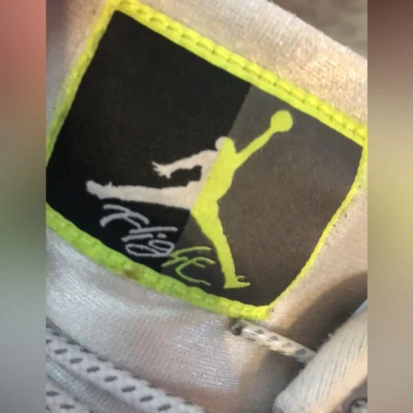 Jordan 4 retro neon 95